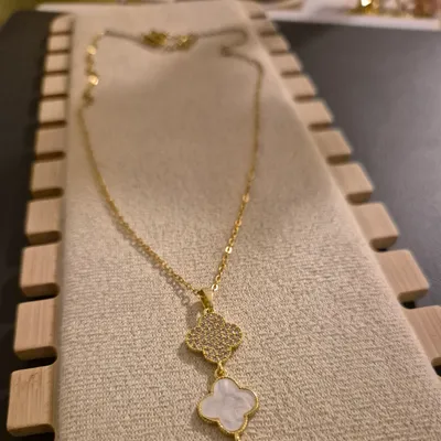 Magnifique collier 3 trèfles 🍀  en acier inoxydable nacré blanc 